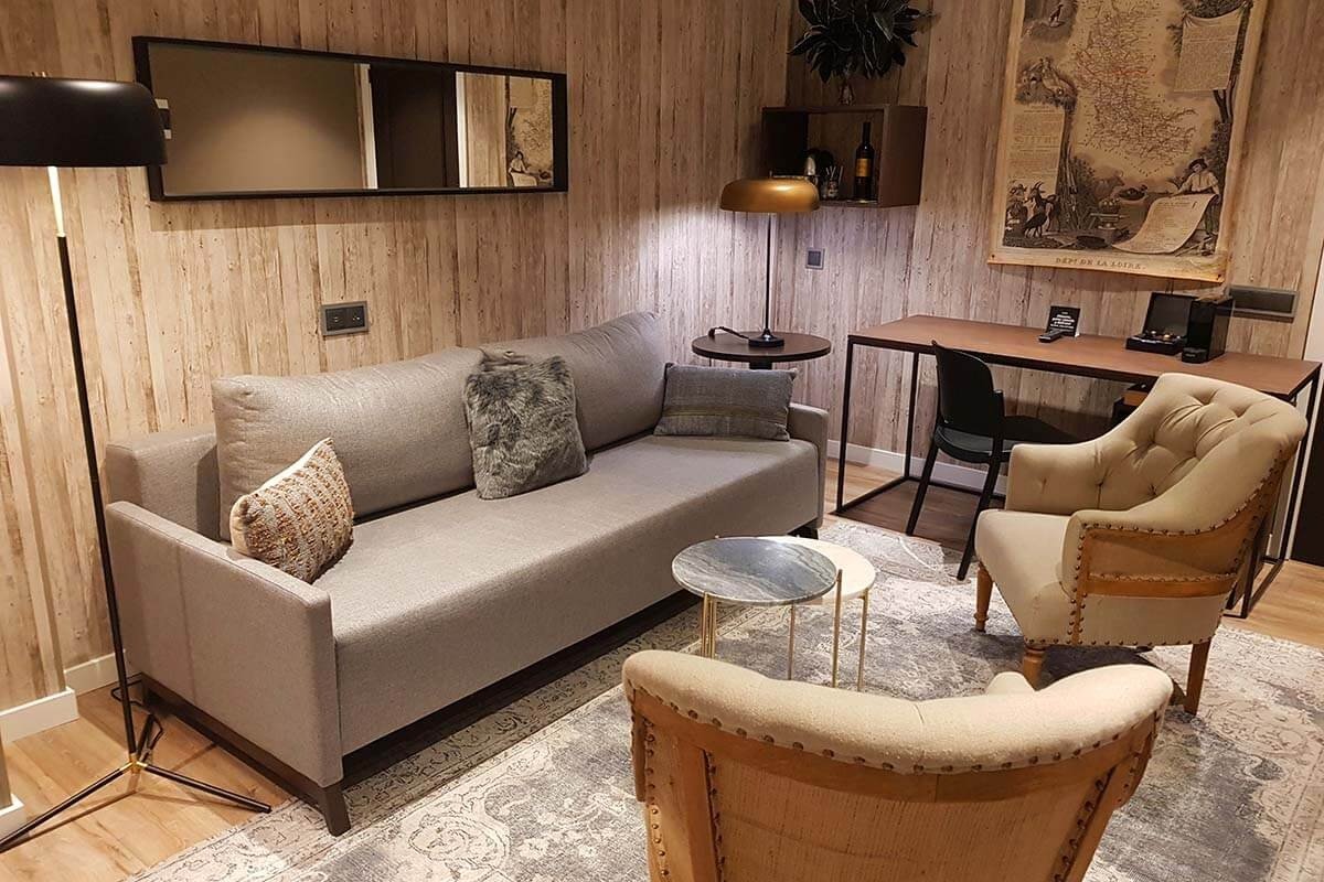 Warm contemporary lounge inside Hotel Acta Splendid in Barcelona